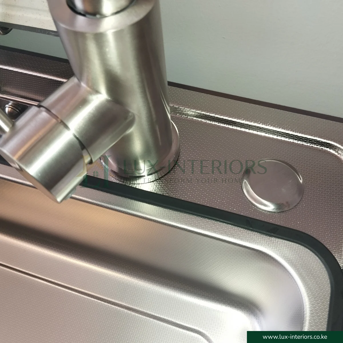 Smart Kitchen Sink – Single Bowl Stainless Steel Workstation with Kitchen Sink Tap & Chopping Board 4 Smart Kitchen Sink – Single Bowl Stainless Steel Workstation with Kitchen Sink Tap & Chopping Board - Image 4